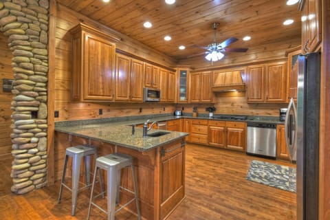 Spacious fully stocked kitchen 