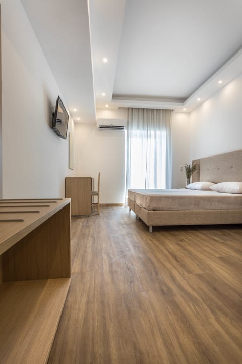 Double Room | In-room safe, iron/ironing board, bed sheets