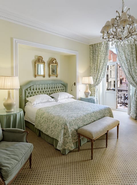 Junior Suite with SPA access | Hypo-allergenic bedding, minibar, in-room safe, individually decorated