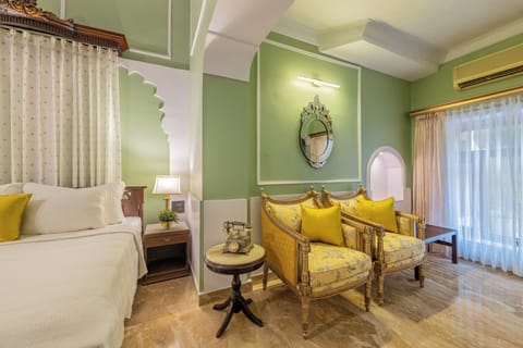 Superior Room with Full day use of Car with Chauffer and Complimentary Airport Pick Up | Egyptian cotton sheets, premium bedding, pillowtop beds, minibar