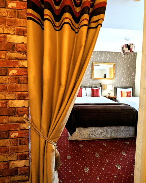 Egyptian cotton sheets, premium bedding, in-room safe