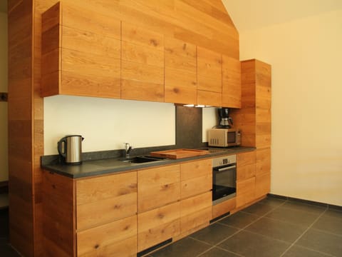 House | Private kitchen | Microwave, highchair