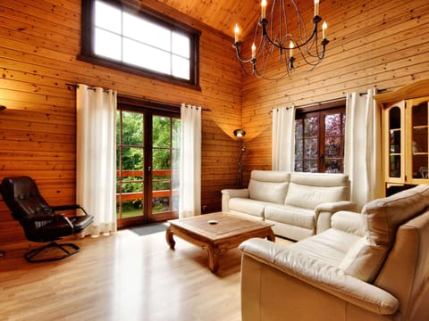 Chalet | Living area