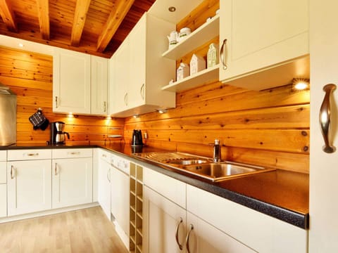 Chalet | Private kitchen | Highchair