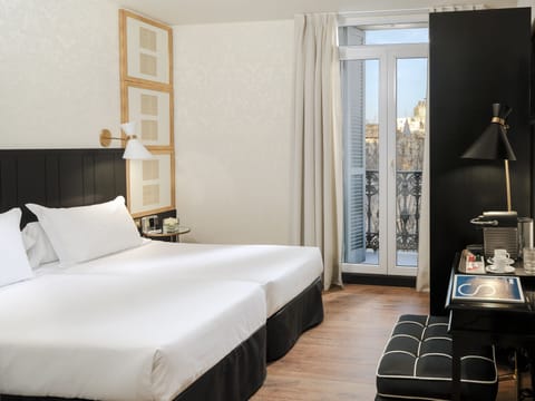 Minibar, in-room safe, soundproofing, iron/ironing board