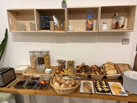 Daily buffet breakfast for a fee