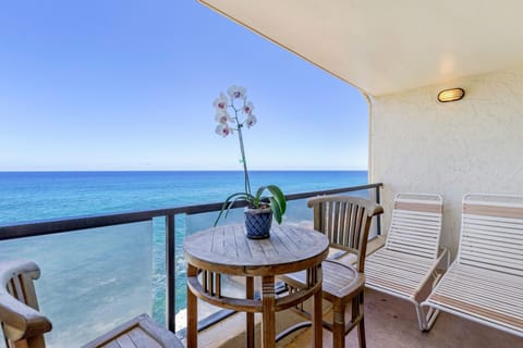 Breakfast, lunch or dinner on the Balcony with miles of only ocean & turtles.