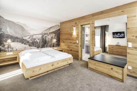Deluxe Double Room, Balcony, Mountain View | Premium bedding, in-room safe, desk, soundproofing