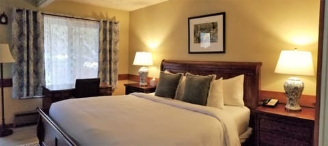 Premium bedding, iron/ironing board, free WiFi, bed sheets