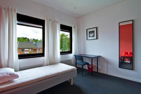 Basic Single Room | Desk, blackout drapes, WiFi (free), bed sheets