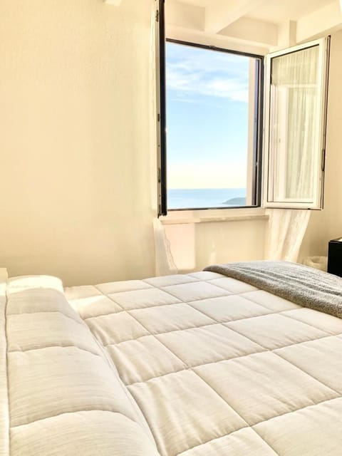 Double Room | Minibar, individually furnished, desk, free WiFi