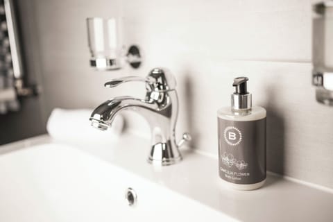 Suite, Balcony (Lake & Mountain View) | Premium bedding, down comforters, minibar, in-room safe