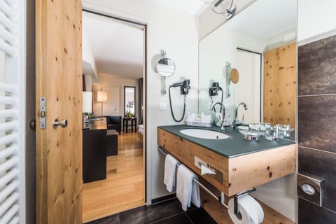 Single Superior Room | Hypo-allergenic bedding, free minibar, in-room safe, desk