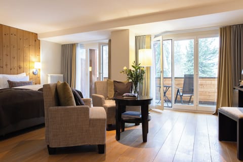 Junior Suite | Hypo-allergenic bedding, free minibar, in-room safe, desk