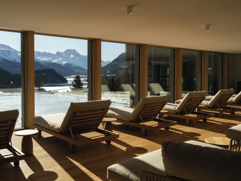 Sauna, hot tub, steam room, body treatments, hot stone massages