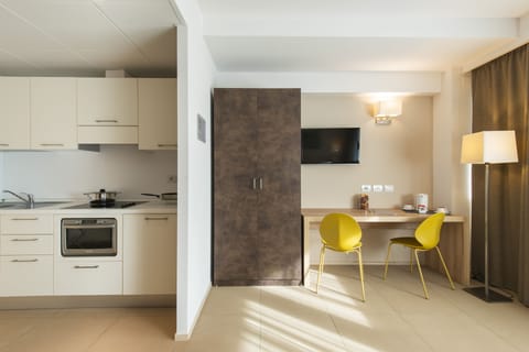 In-room safe, blackout drapes, soundproofing, free WiFi