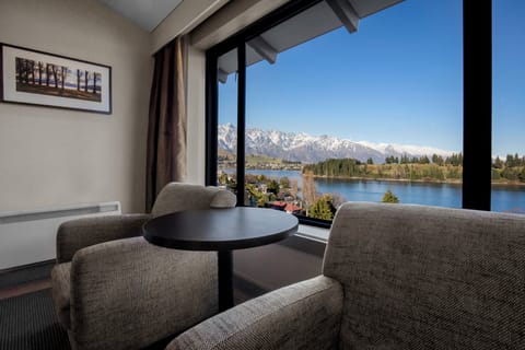 Superior Room, 1 King Bed, Lake View | In-room safe, desk, blackout drapes, iron/ironing board