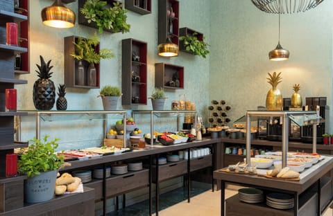 Daily buffet breakfast for a fee