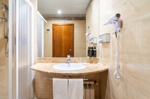 Minibar, in-room safe, individually furnished, desk