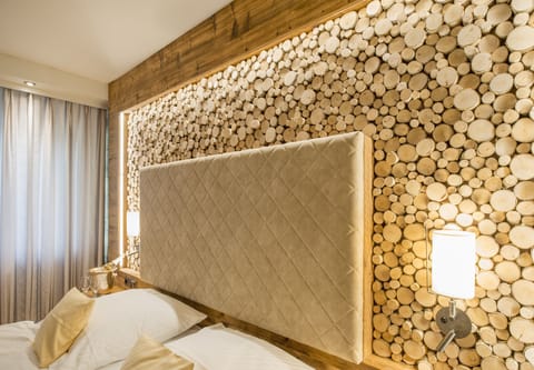 Family Suite, 2 Bedrooms | Hypo-allergenic bedding, minibar, in-room safe, desk