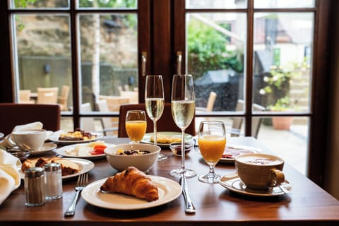 Daily buffet breakfast for a fee