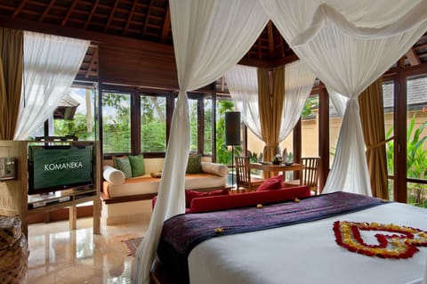 In-room safe, desk, iron/ironing board, free cribs/infant beds