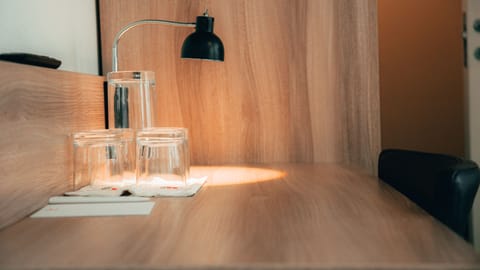 Good Morning Family Room Five | Desk, free WiFi, bed sheets