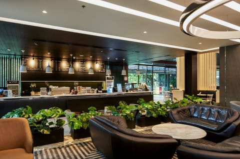 Lobby lounge