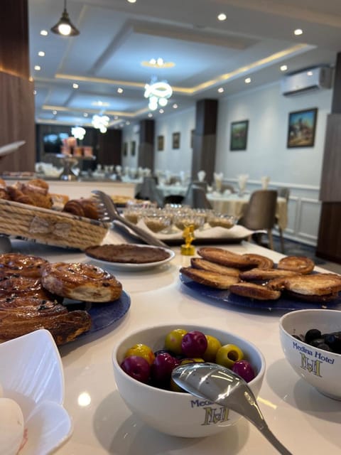 Free daily cooked-to-order breakfast