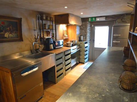 House | Private kitchen | Fridge, oven, dishwasher, coffee/tea maker