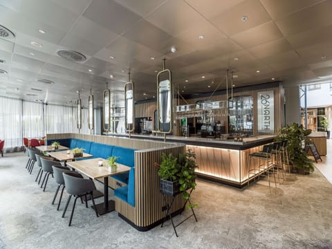 Cocktail bar