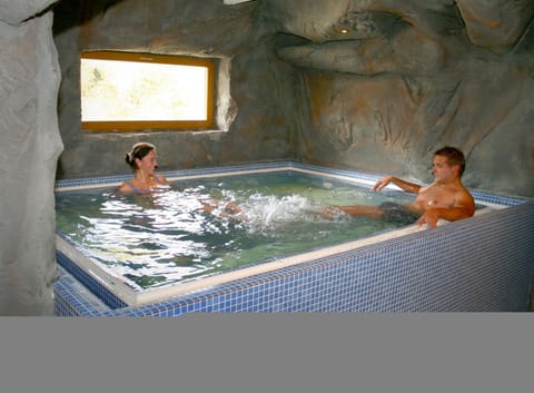 Indoor spa tub