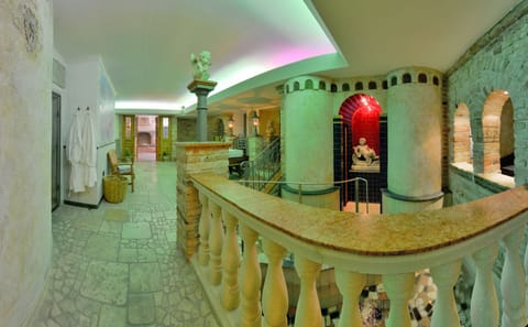 Sauna, steam room, body treatments, body wraps, body scrubs, facials