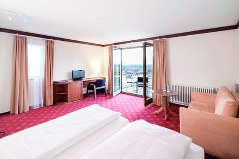 Comfort Double Room, River View | Hypo-allergenic bedding, in-room safe, desk, free WiFi