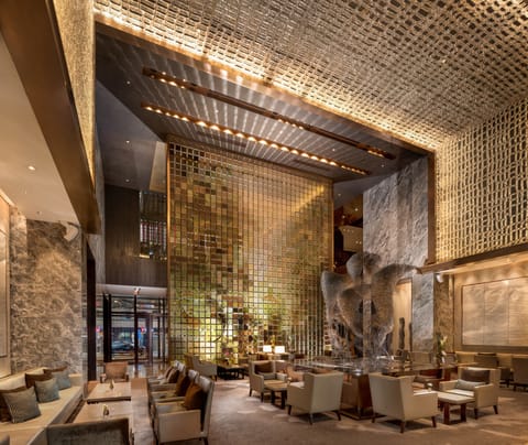 4 restaurants; breakfast, lunch, and dinner served
