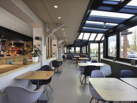 Daily buffet breakfast (EUR 18 per person)