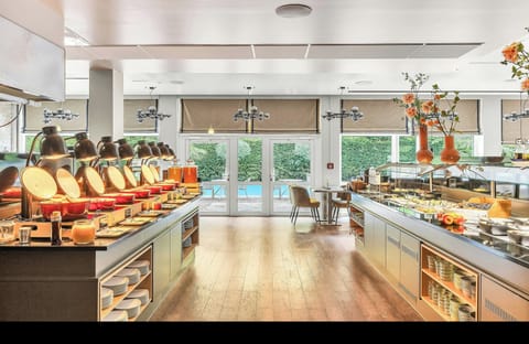 Daily buffet breakfast for a fee