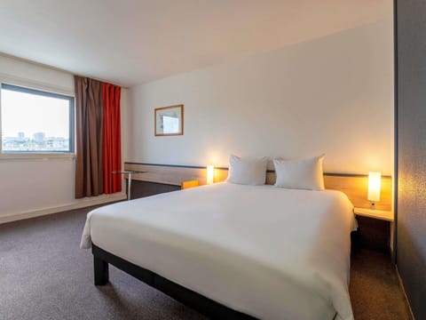 Standard Double Room, 1 Double Bed | Premium bedding, in-room safe, desk, soundproofing
