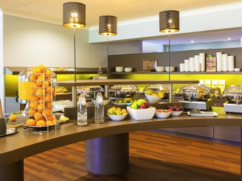 Daily buffet breakfast for a fee