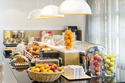 Daily buffet breakfast for a fee