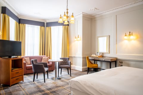 Executive Double Room | Desk, iron/ironing board, free WiFi, bed sheets