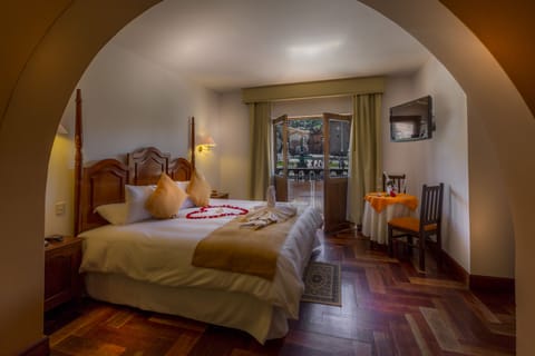 Panoramic Suite | Down comforters, desk, blackout drapes, soundproofing