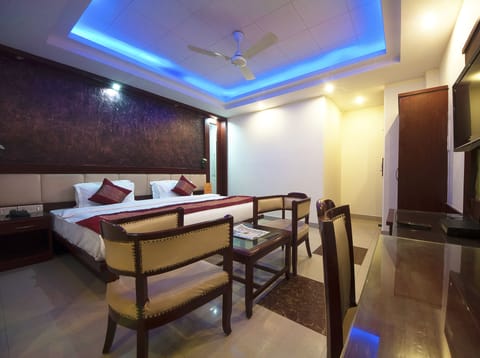 Premium Room, 1 Double Bed | Premium bedding, Select Comfort beds, individually decorated