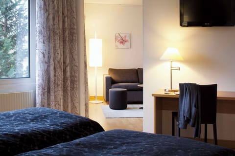 Junior Suite | Blackout drapes, soundproofing, free WiFi, bed sheets