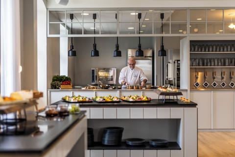 Lunch and dinner served, garden views 