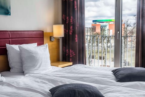 Standard Family Three | In-room safe, bed sheets