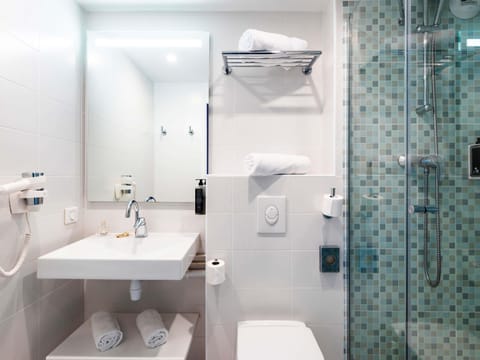 Standard Room, 2 Twin Beds | Premium bedding, desk, soundproofing, free WiFi