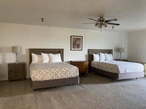 Comfort Room, 2 Queen Beds, Balcony, Mountain View | Desk, iron/ironing board, free WiFi, bed sheets