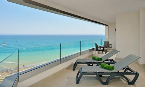 Junior Suite (Executive) | Minibar, desk, blackout drapes, free WiFi