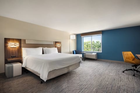 1 bedroom, in-room safe, desk, laptop workspace